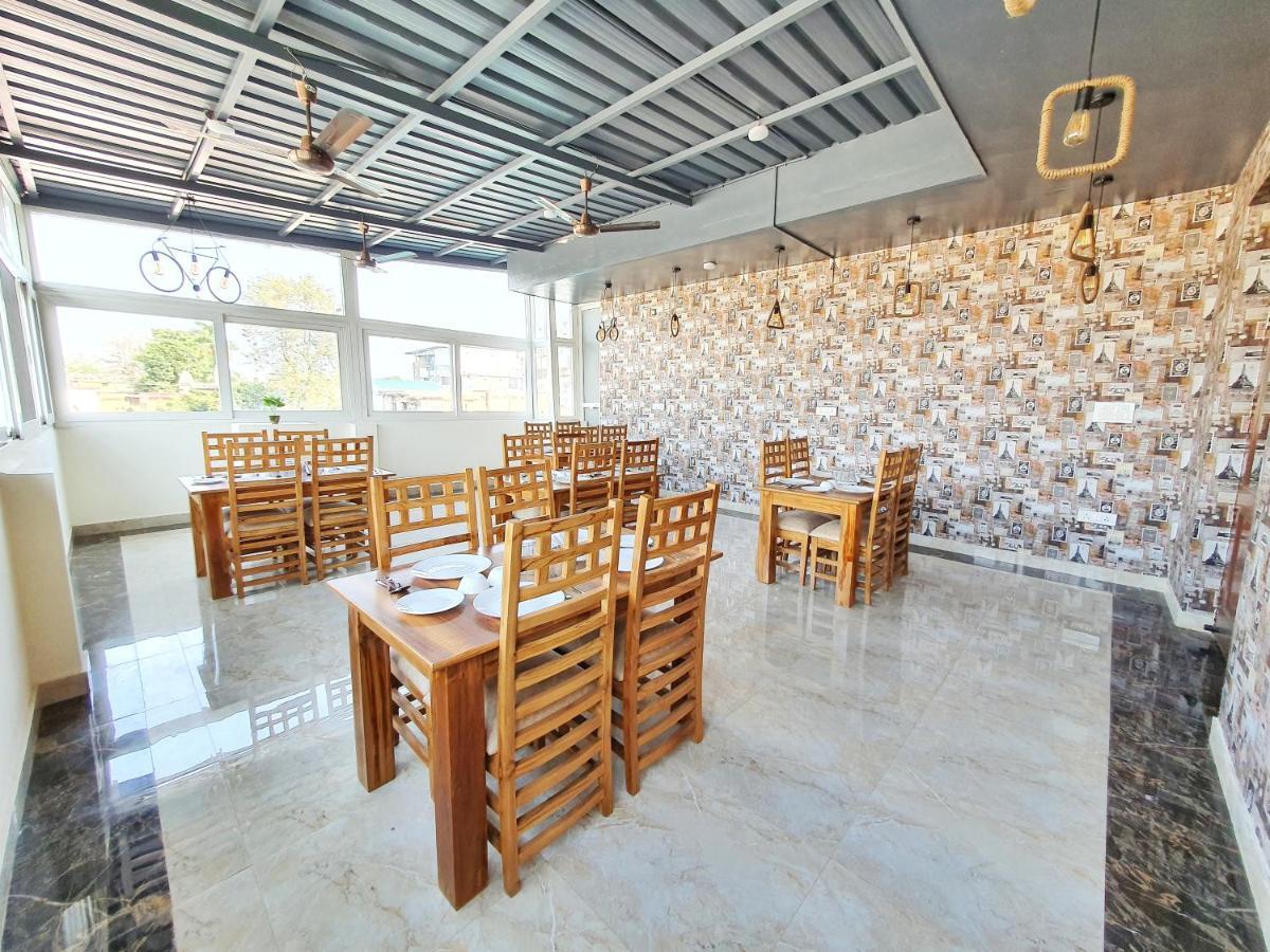 Hotel The Park Residency Dehradun Exterior foto