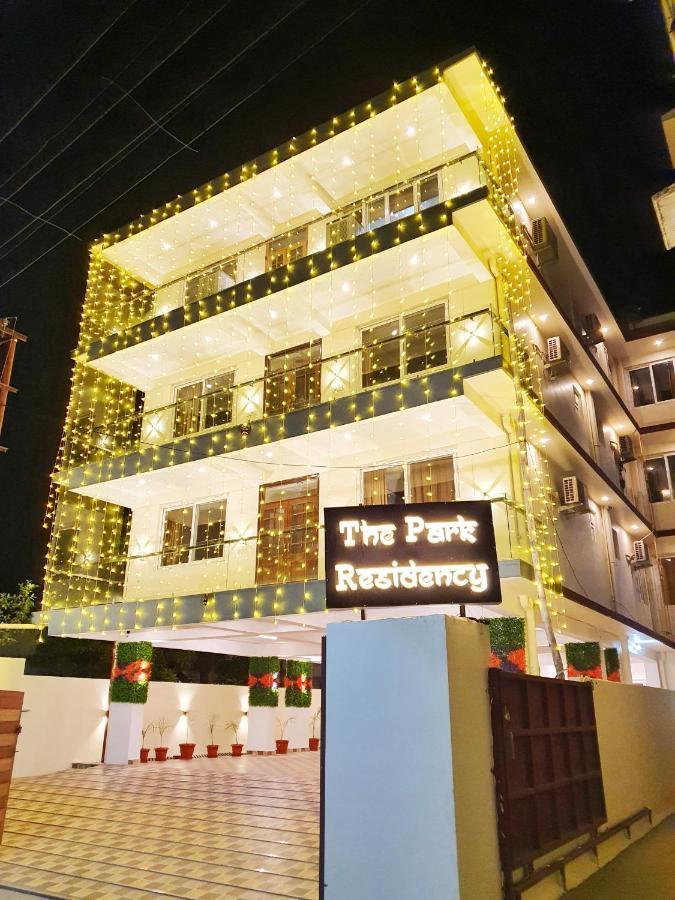 Hotel The Park Residency Dehradun Exterior foto