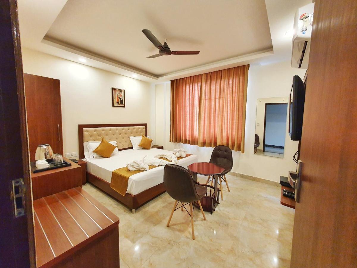 Hotel The Park Residency Dehradun Exterior foto