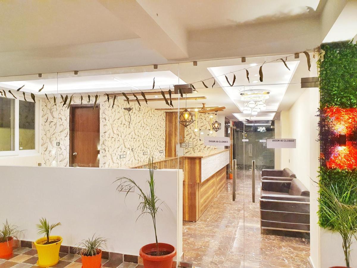Hotel The Park Residency Dehradun Exterior foto