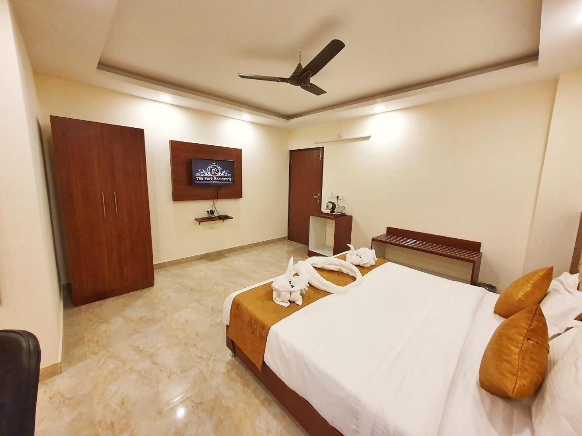 Hotel The Park Residency Dehradun Exterior foto
