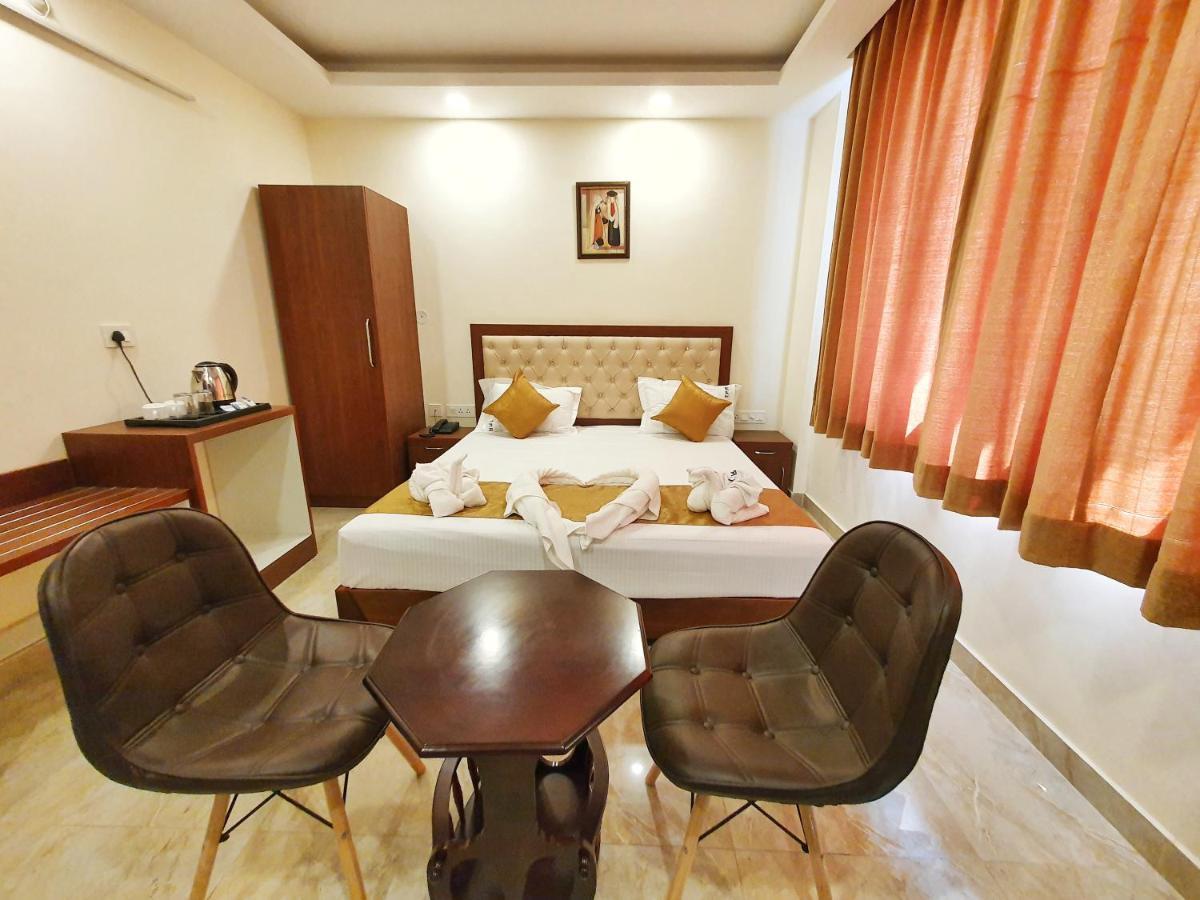 Hotel The Park Residency Dehradun Exterior foto