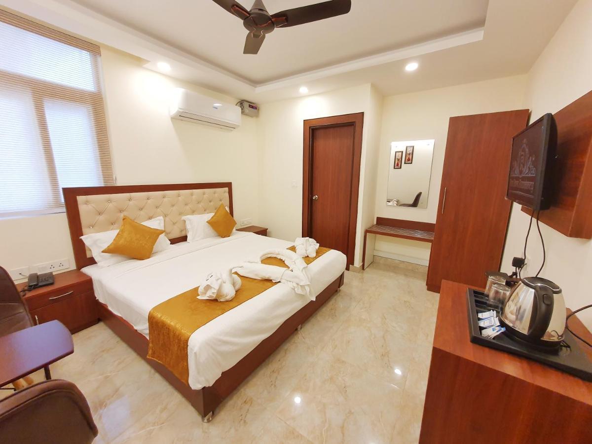 Hotel The Park Residency Dehradun Exterior foto